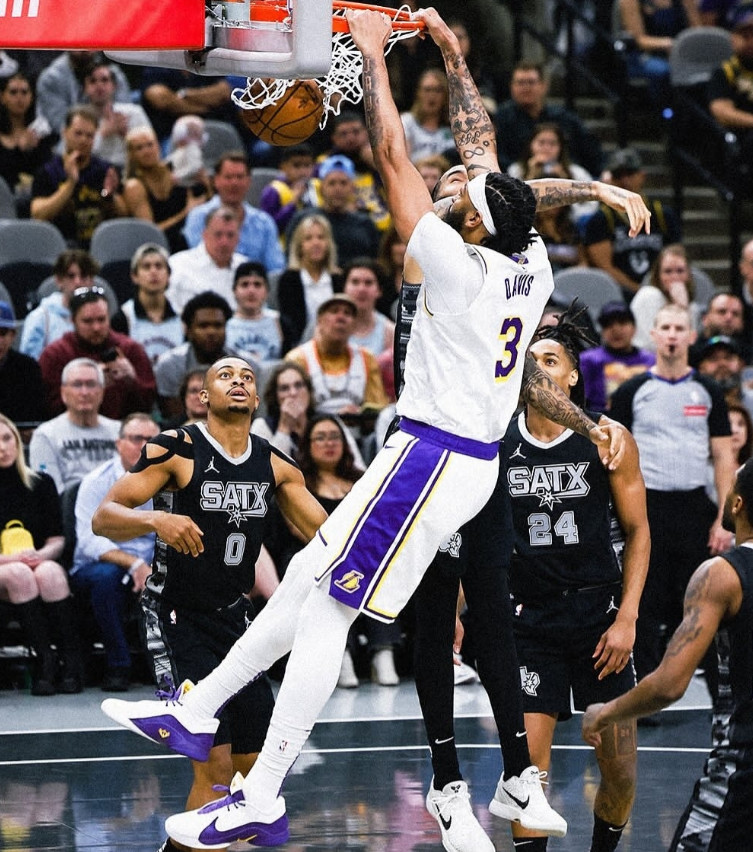 沃尔夫斯堡队员加奇通纳伤愈复出，球队士气大振的简单介绍