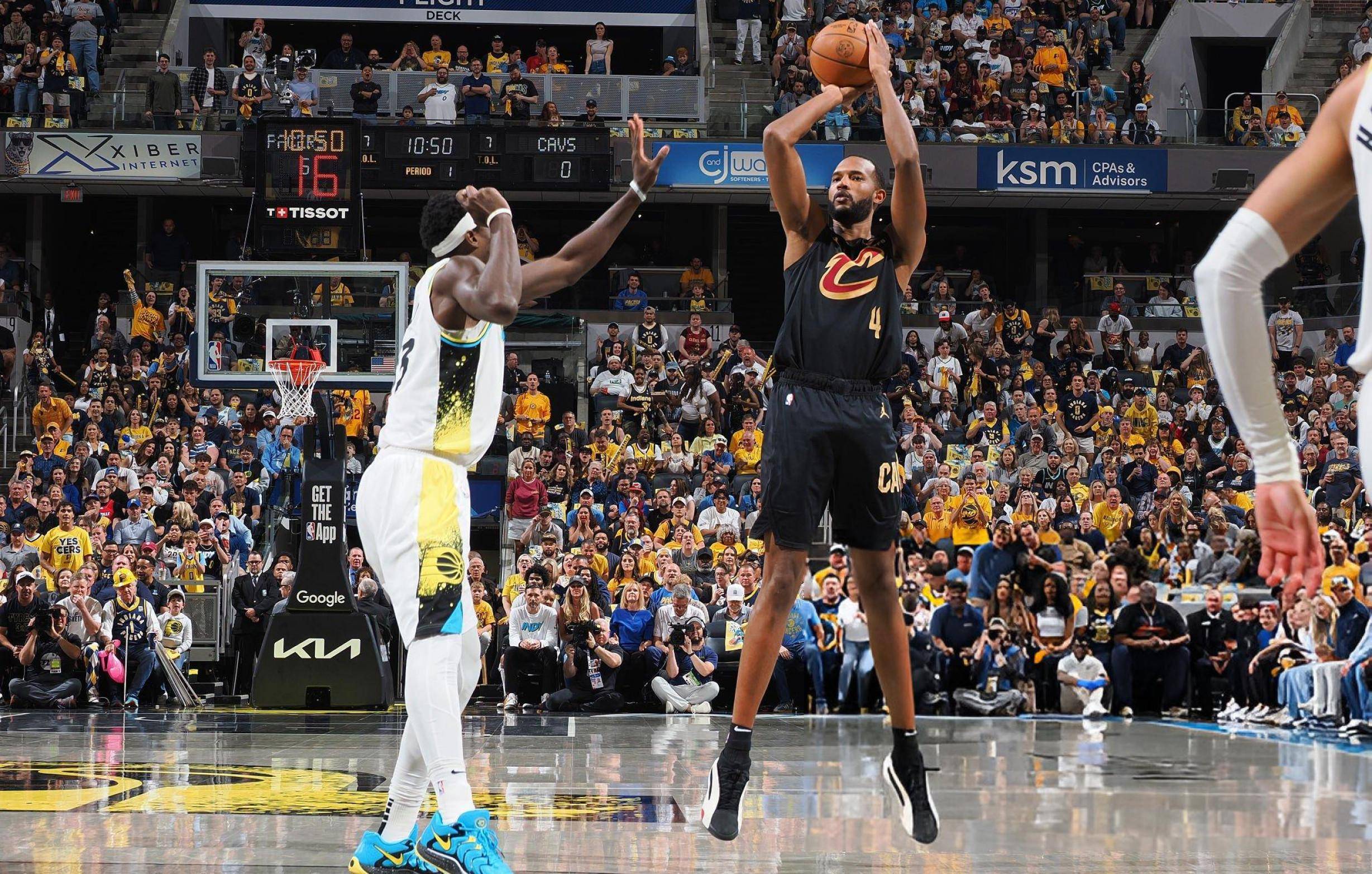 开云下载-包含步行者奋力作战，球队积极备战的词条