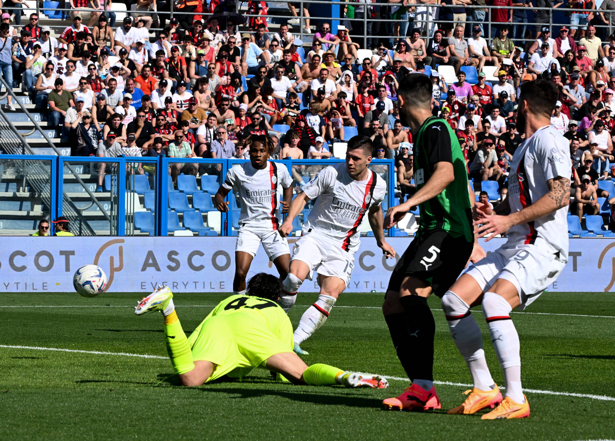 萨索洛客场失利,保级压力骤增 萨索洛客场失利,保级压力骤增