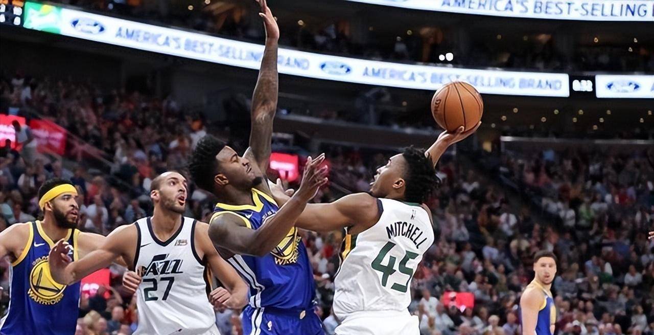 开云下载-爵士队外线火力全开，击败对手