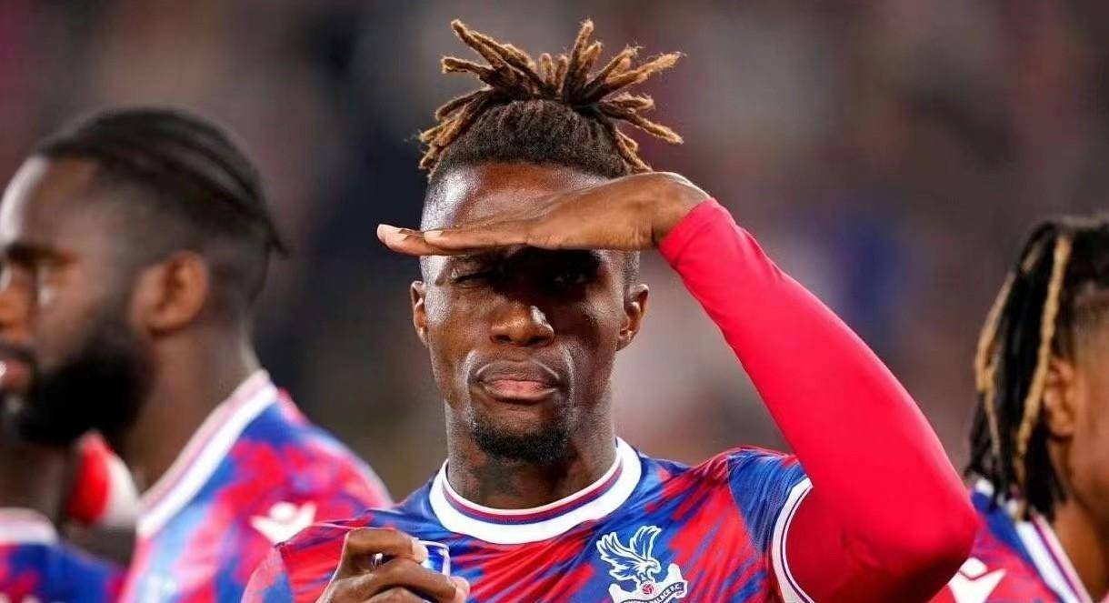 关于利兹联球迷抗议主教练战术,呼吁换帅的信息 关于利兹联球迷抗议主教练战术,呼吁换帅的信息