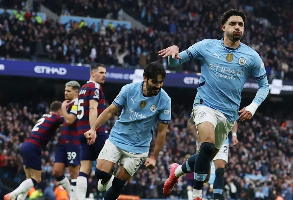 曼城客场战平,落后领头群在英格兰足坛的简单介绍 曼城客场战平,落后领头群在英格兰足坛的简单介绍