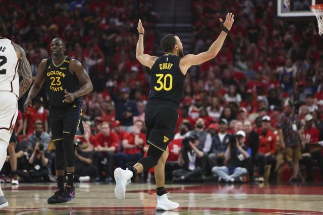 斯洛伐克队惊险逆转,取得胜利 斯洛伐克队惊险逆转,取得胜利