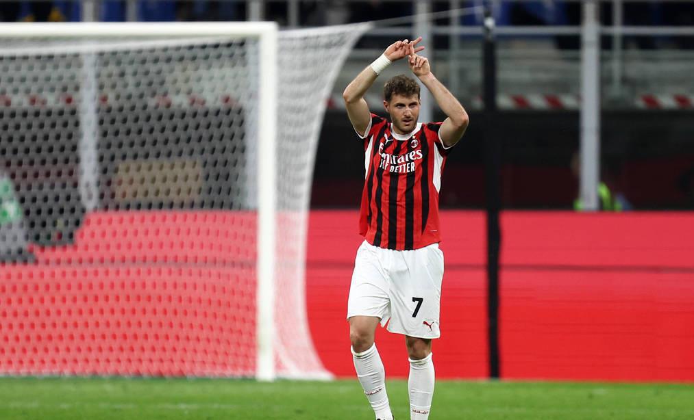 关于AC米兰成功逆转，豪取三分的信息