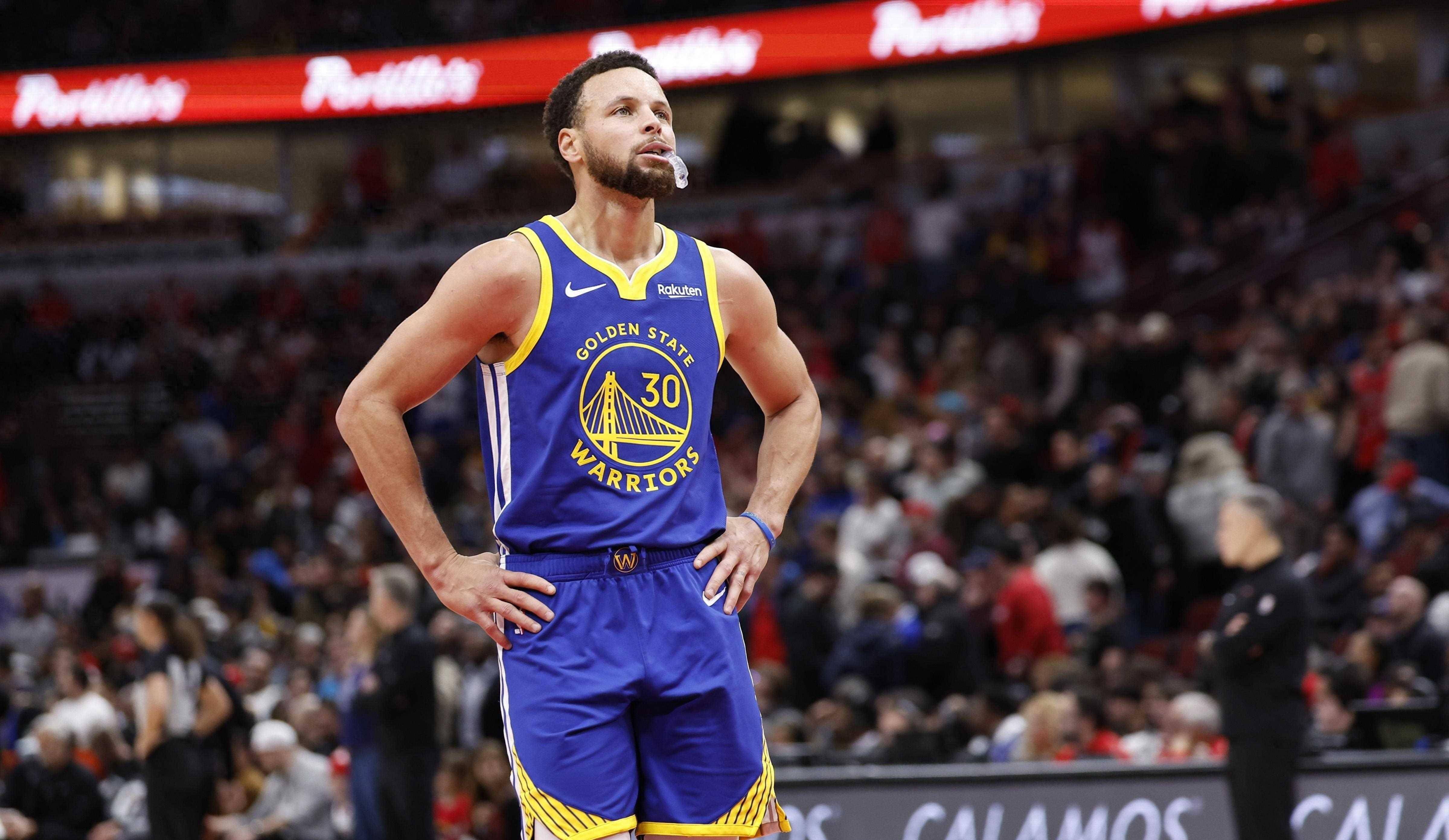 勇士队主场胜开拓者扳平系列赛比分 勇士队主场胜开拓者扳平系列赛比分