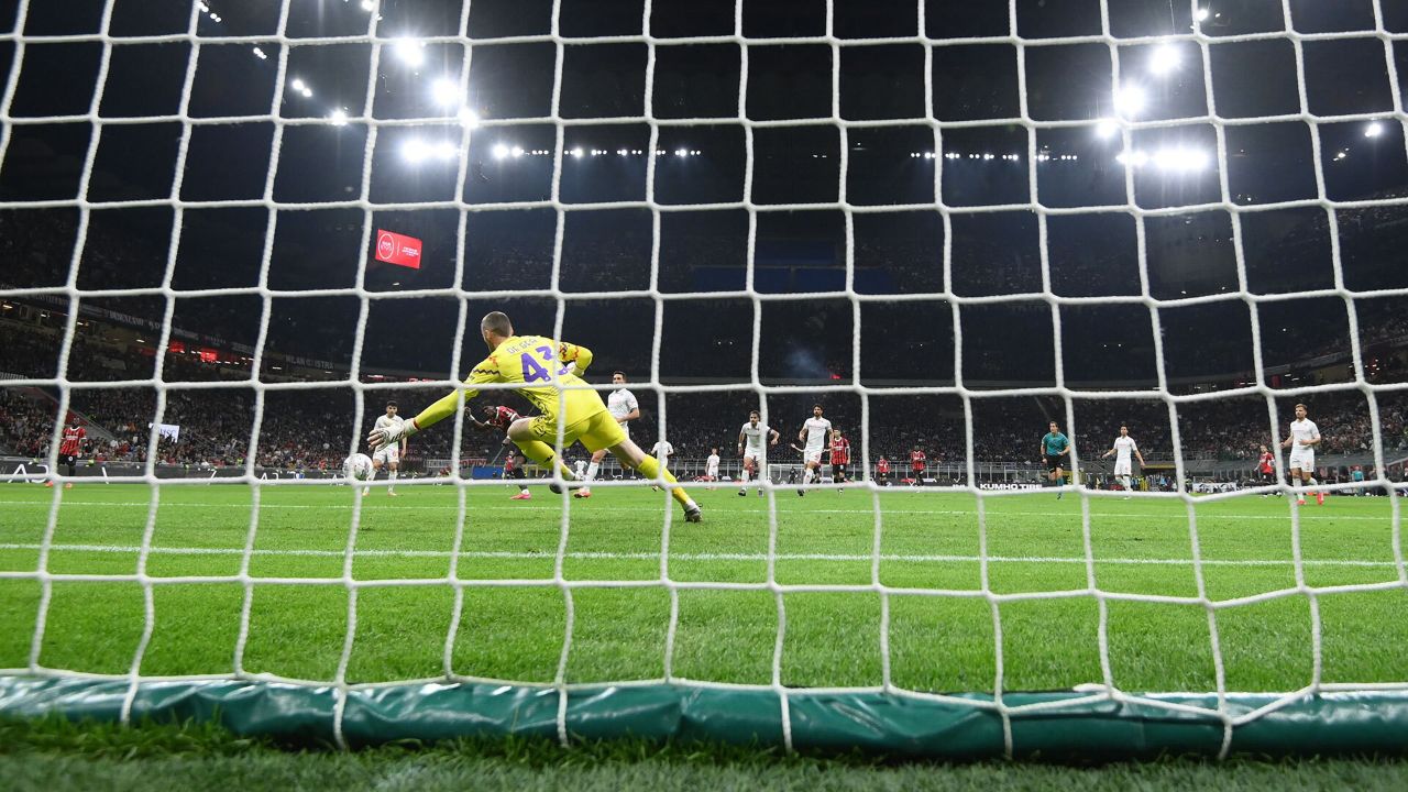 AC米兰备战对阵AC佛罗伦萨,气势如虹 AC米兰备战对阵AC佛罗伦萨,气势如虹