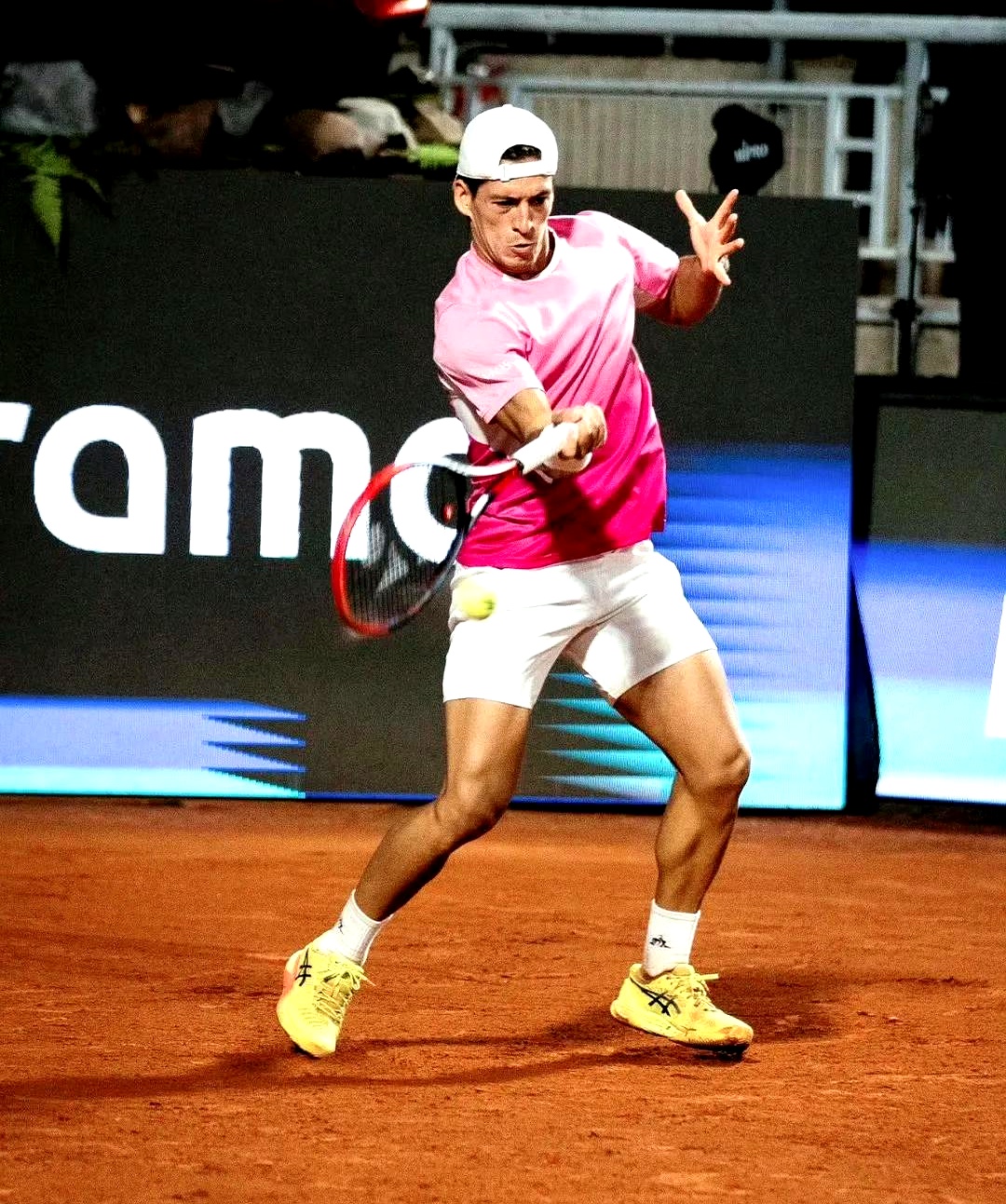 开云官网-包含美洲滑板天才高居榜首，轻松夺冠成最强的词条