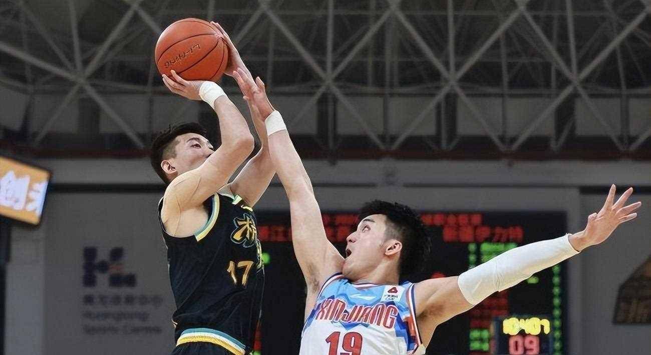 开云平台-包含篮球比赛球员状态起起伏伏，或将对比赛结果产生影响的词条