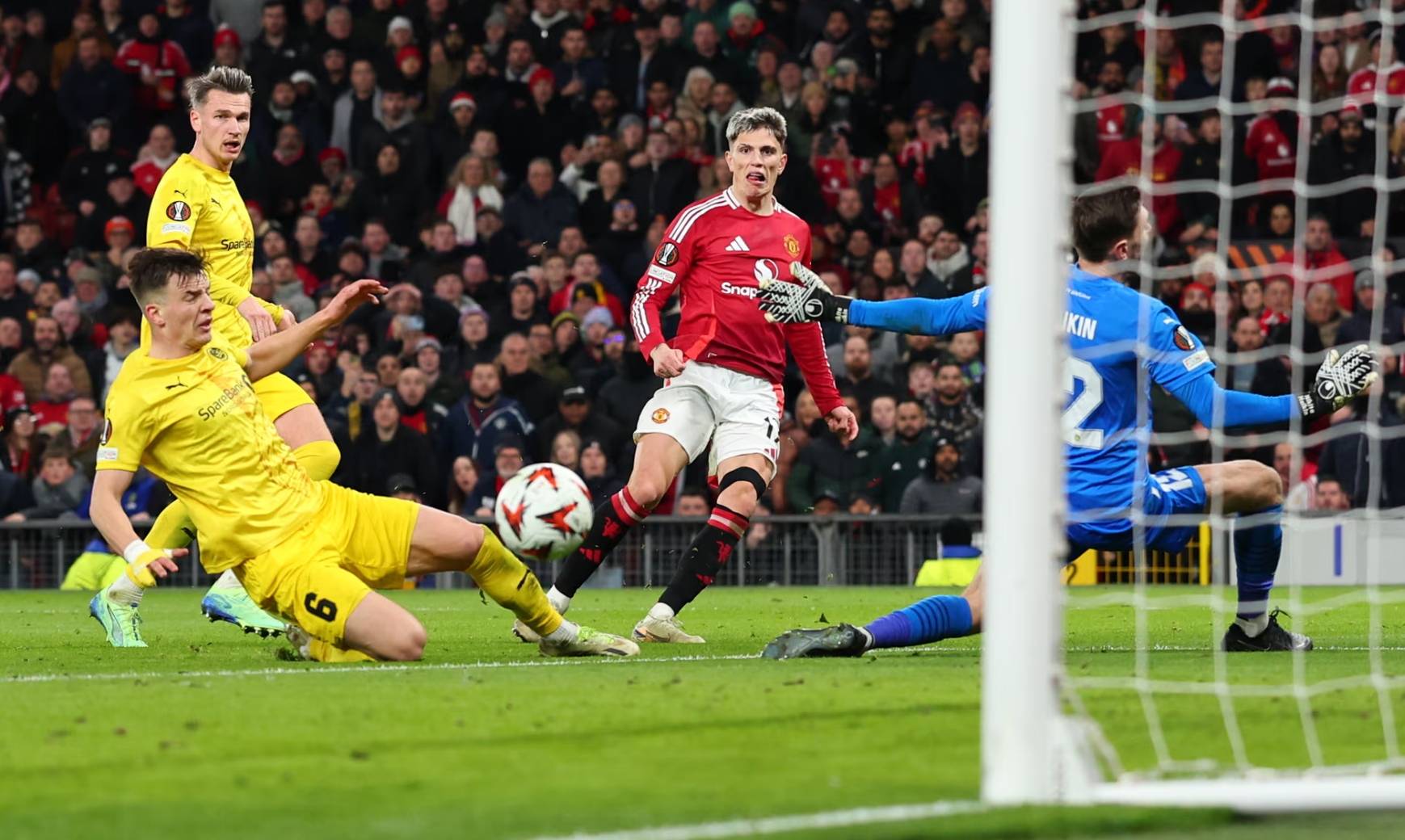 开云体育app-关于曼联客场胜出，士气高涨继续向前的信息