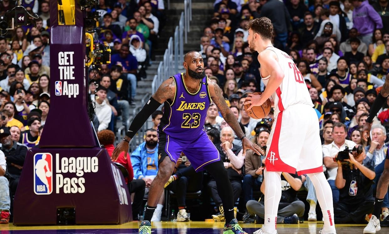 湖人队主场告捷,击败对手稳坐第二的简单介绍 湖人队主场告捷,击败对手稳坐第二的简单介绍