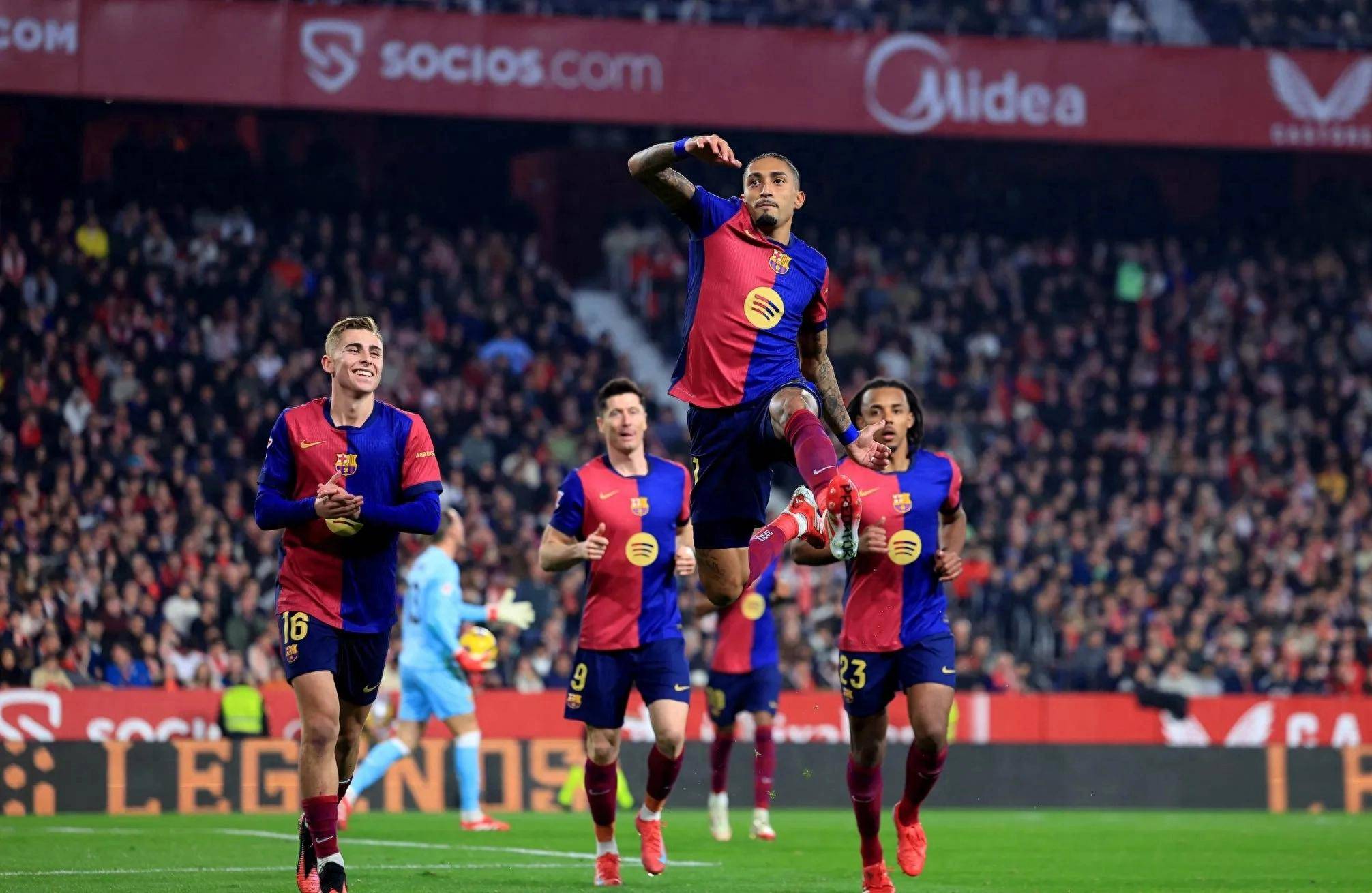 包含巴黎FC队险胜，成功挺进欧冠半决赛的词条