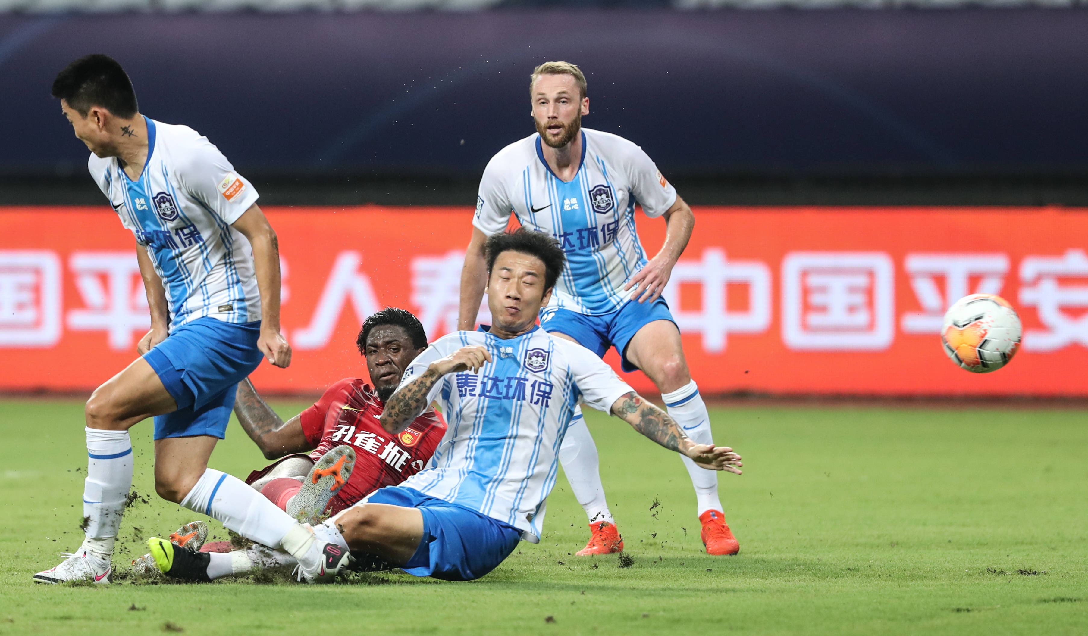 重庆力帆客场逼平天津泰达,保持不败纪录的简单介绍 重庆力帆客场逼平天津泰达,保持不败纪录的简单介绍