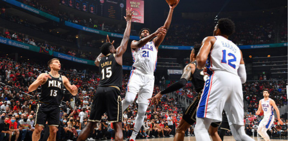 老鹰主场胜黄蜂,杨恩17助球队获胜 老鹰主场胜黄蜂,杨恩17助球队获胜