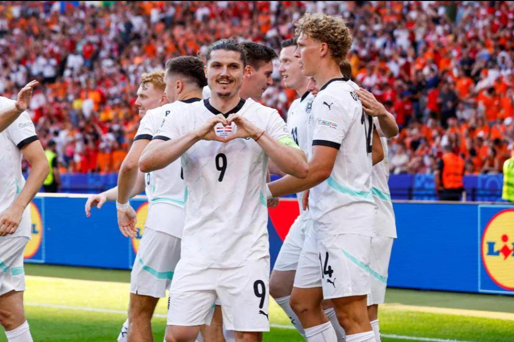 包含欧预赛焦点战事,球星表现抢眼的词条 包含欧预赛焦点战事,球星表现抢眼的词条