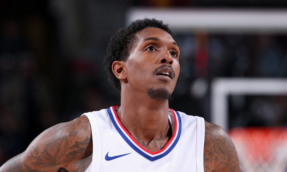 包含太阳再战雄鹿，难舍难分表现出色的词条