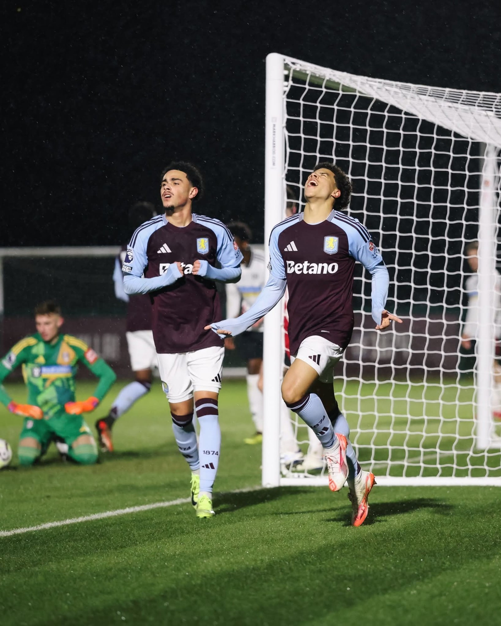 阿斯顿维拉客场取胜，壮大气势