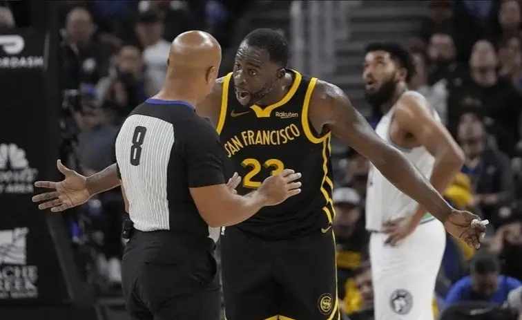 勇士客场惜败掘金,遭遇两连败 勇士客场惜败掘金,遭遇两连败