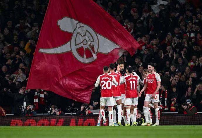 顶级足球职业联赛中各队对抗激烈,胜负难料 顶级足球职业联赛中各队对抗激烈,胜负难料