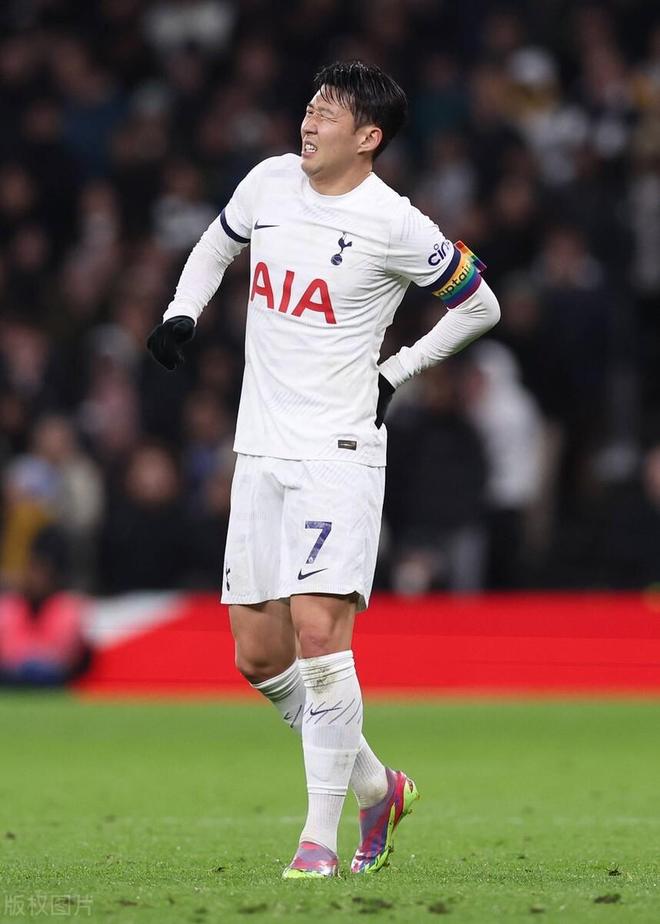 热刺拖后不追,落后前三形势严峻 热刺拖后不追,落后前三形势严峻