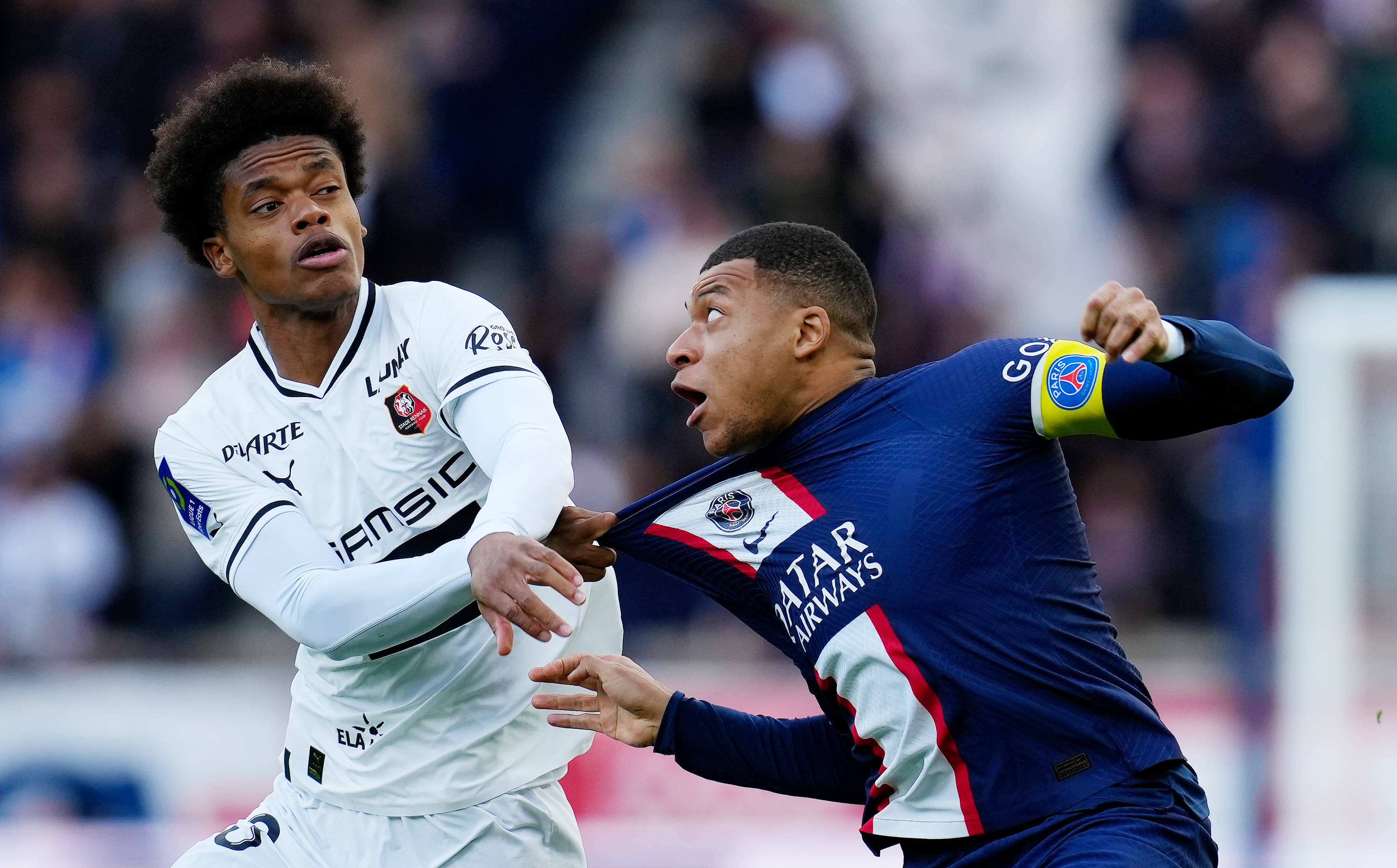 巴黎圣日耳曼继续领跑，实力稳定