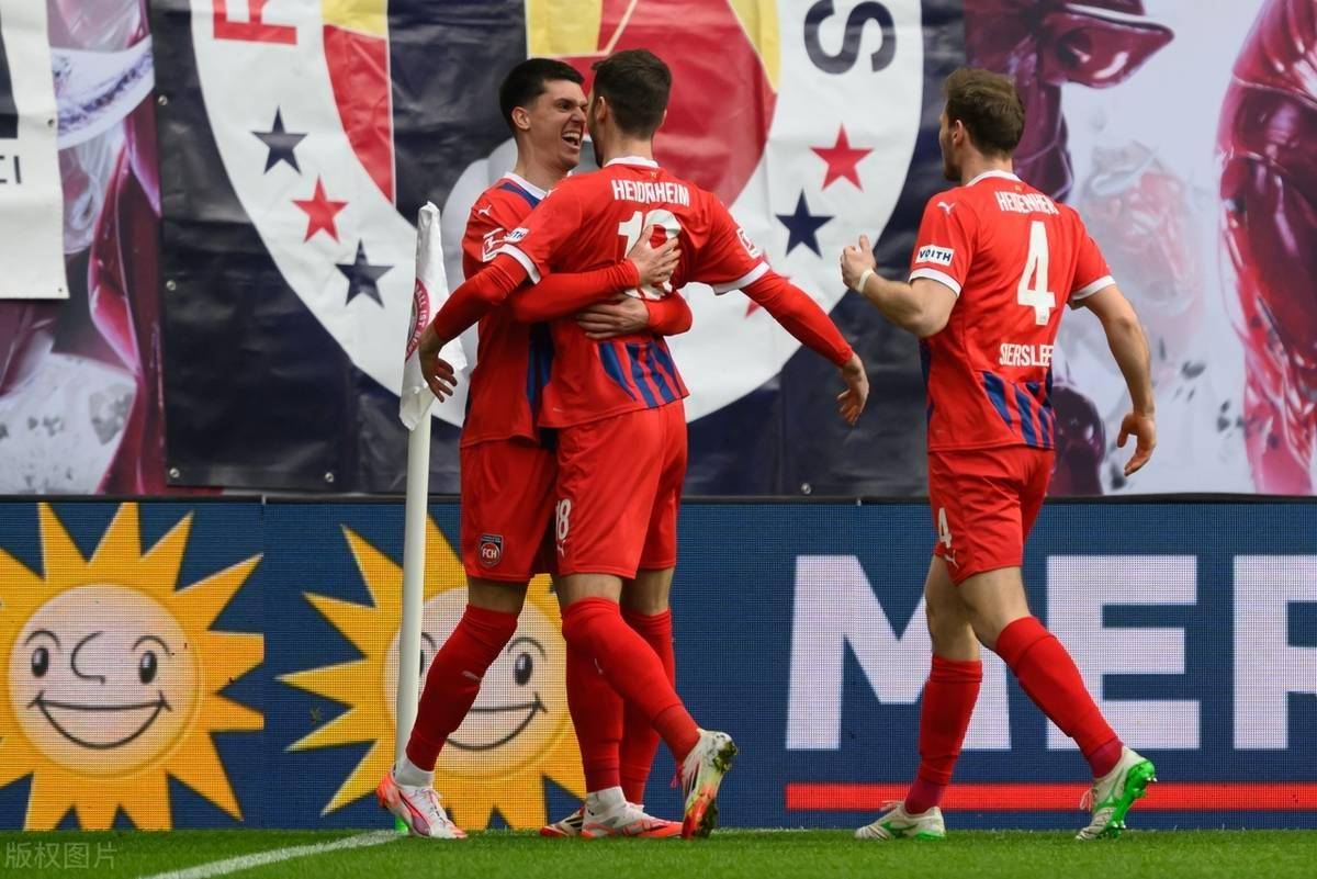 开云体育中国-美因茨战胜对手，全队火力全开