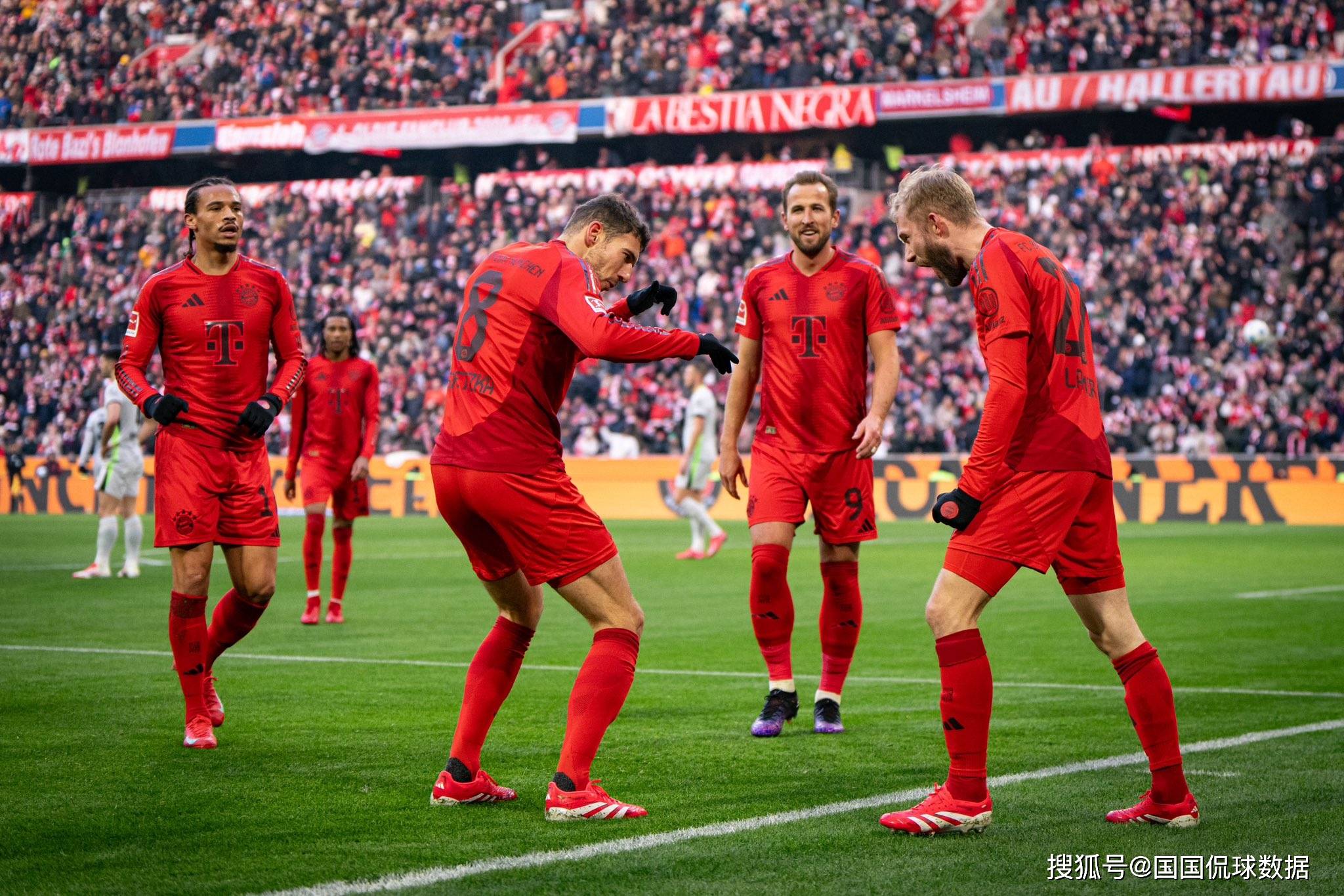 巴黎大胜拜仁,迈向欧冠巅峰 巴黎大胜拜仁,迈向欧冠巅峰