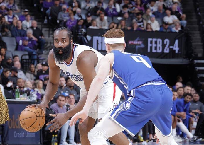 猛龙横扫快船，伦纳德砍下全队最高分