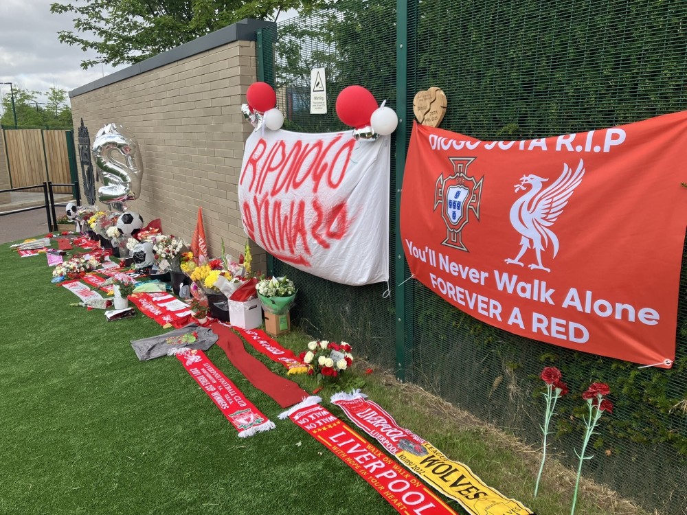 包含利物浦新援开场助球队取胜,赢得球迷赞誉的词条 包含利物浦新援开场助球队取胜,赢得球迷赞誉的词条