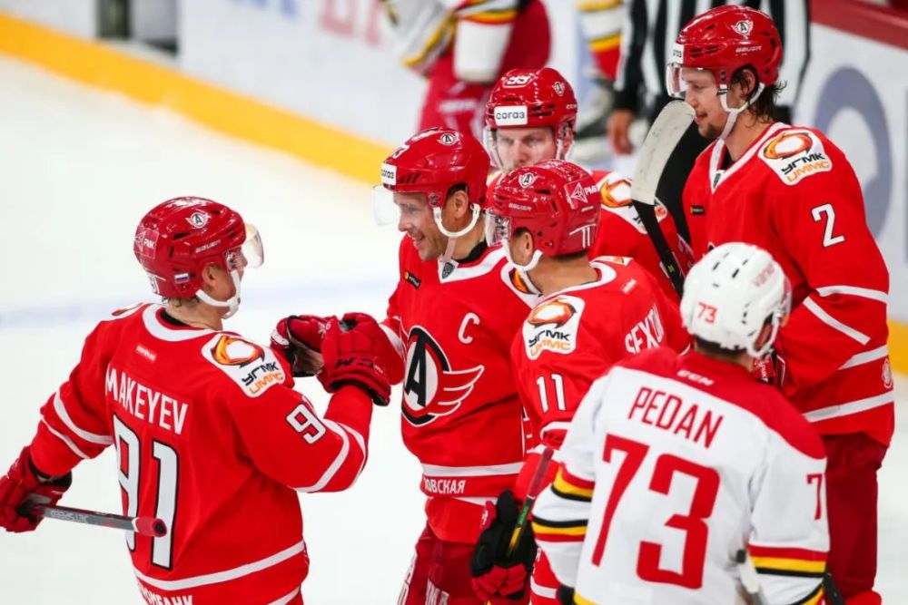 开云体育在线-热血沸腾！劲旅队伍拼尽全力，抢夺荣誉