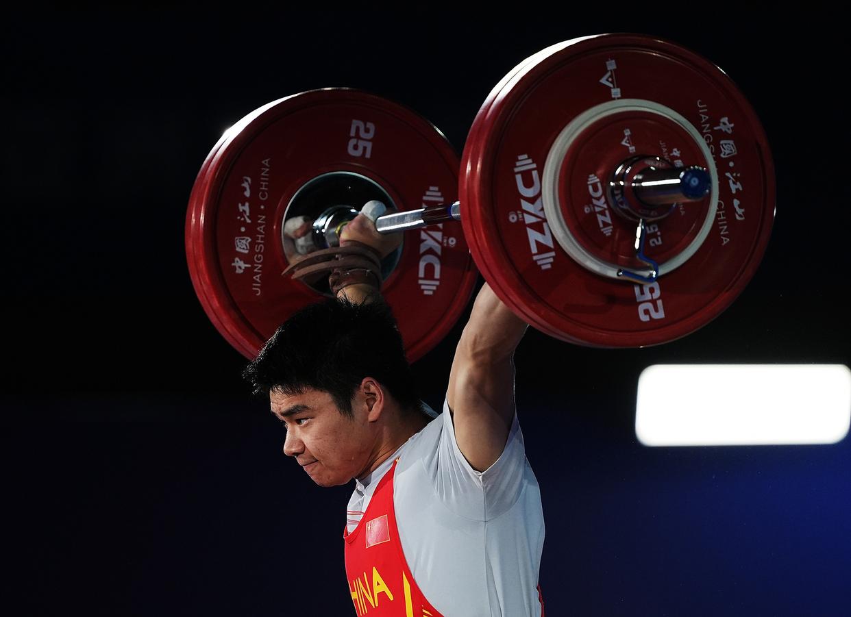 举重比赛泰国选手实现三连冠