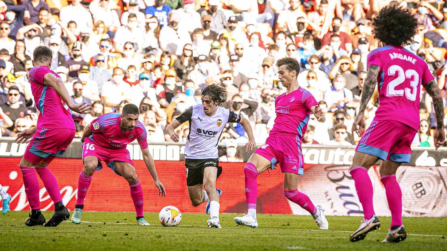 瓦伦西亚负于维拉利尔,遭遇三连败滑坡的简单介绍 瓦伦西亚负于维拉利尔,遭遇三连败滑坡的简单介绍