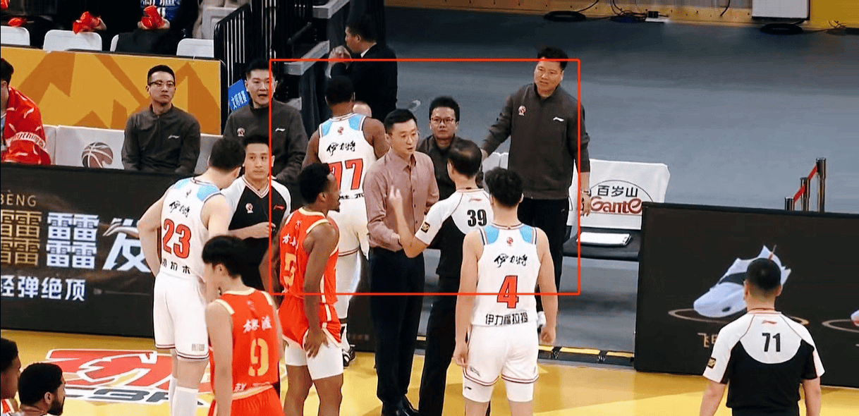 新疆队迎战浙江队，双方实力对等，火药味十足！