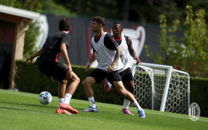 球队新赛季训练全面展开，备战多场比赛的简单介绍