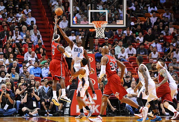 包含热火遭遇魔术逆转，吞下败仗的词条