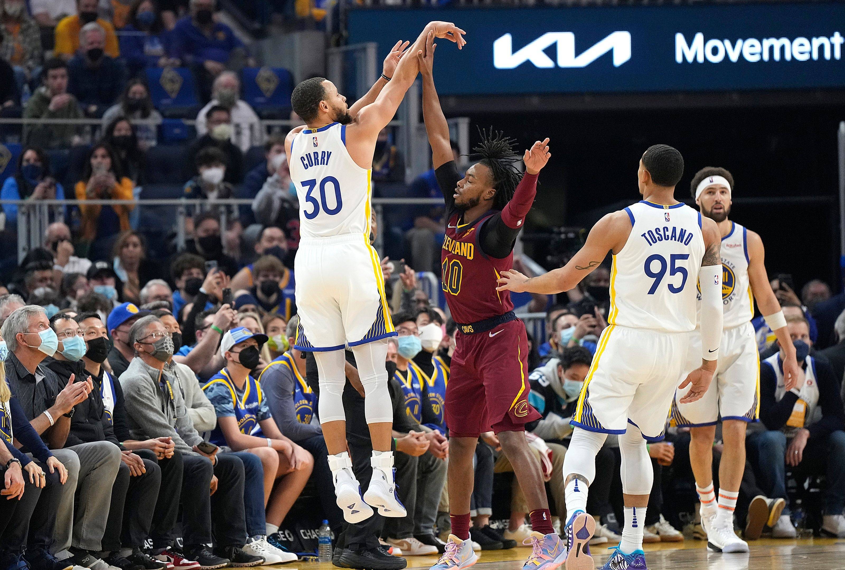 开云体育中国-汉堡SV主场大捷，重返德甲争冠行列