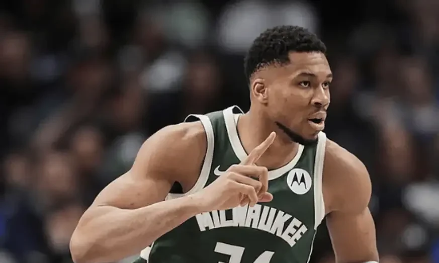 雄鹿逆转掘金领先东部 雄鹿逆转掘金领先东部