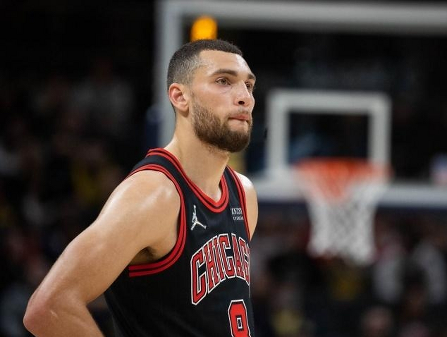 公牛惜败黄蜂，拉文贡献30分的简单介绍