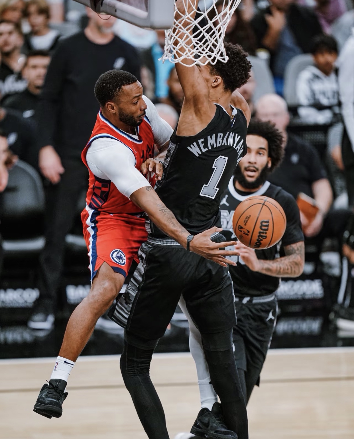 开云体育官网-篮网大胜马刺，继续保持不败