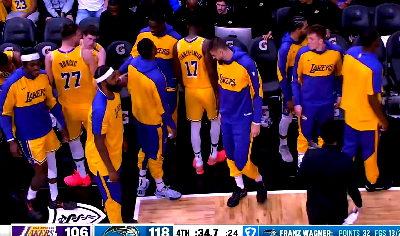 开云APP-开拓者负于湖人遭遇三连败