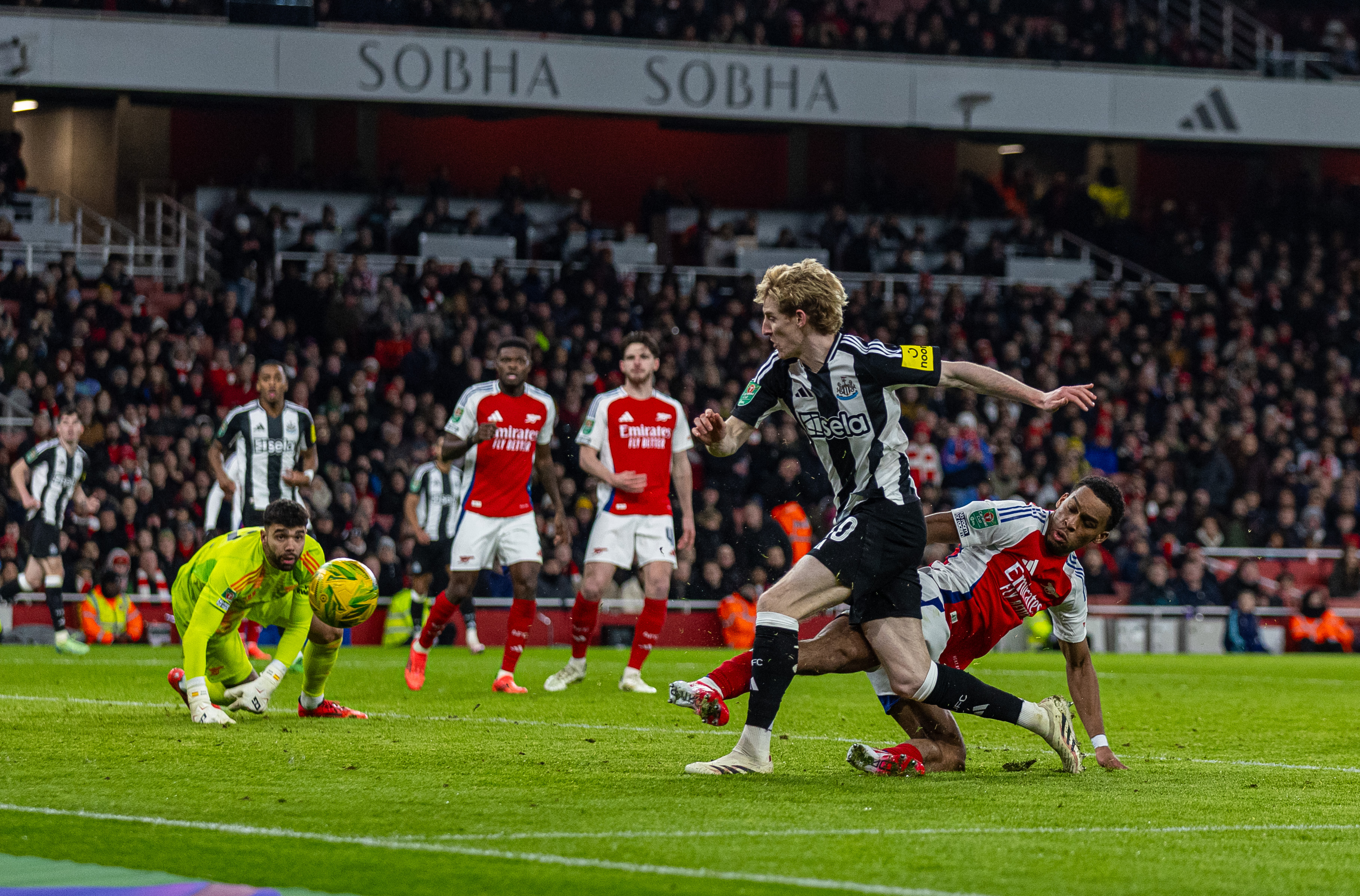 开云体育中国-阿森纳主场击败南安普顿，球队士气大增